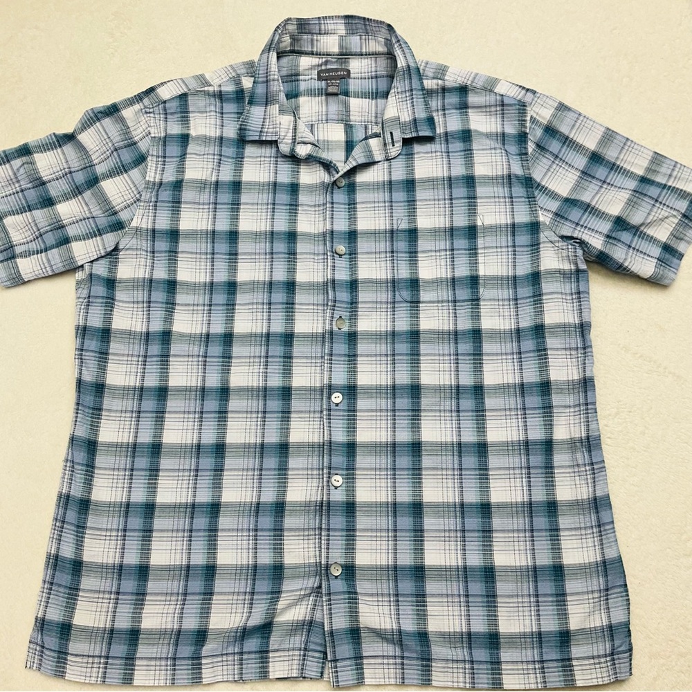 VAN HEUSEN Men's XL Blue Plaid Short Sleeve Button Down Shirt